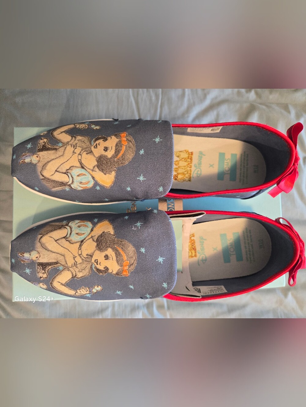 Toms Disney Snow White Slip-On Flats - Navy with Red Trim
